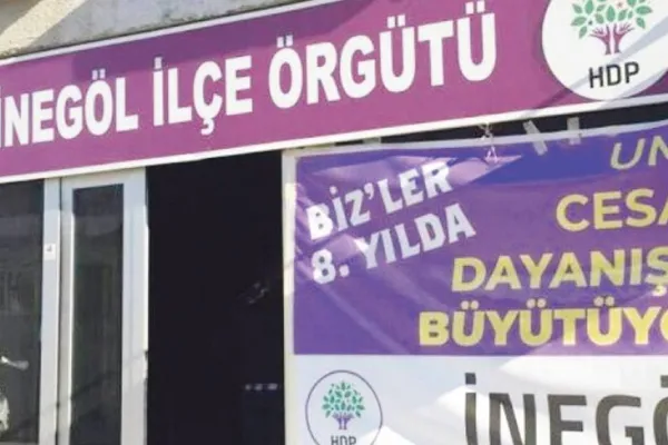 İnegöl'de HDP'ye saldırı