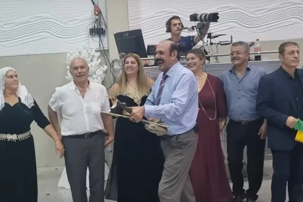 Di navbera mecbûriyeta aborî û prestîja civakî de kemaçejen li Stenbol û Elmanyayê