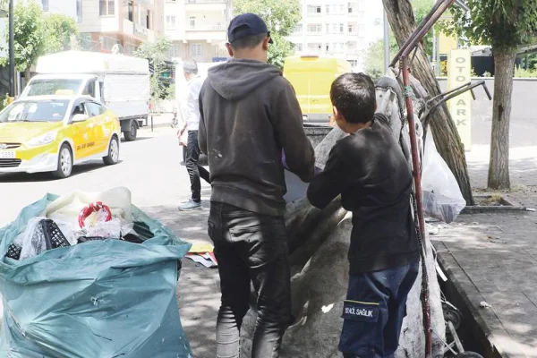 10 çocuktan dördü yoksul