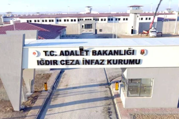 Kamerayı kapatıp işkence ediyorlar