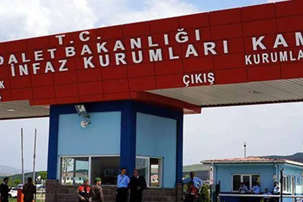 Tutsaklara 'Türkçe' dayatması