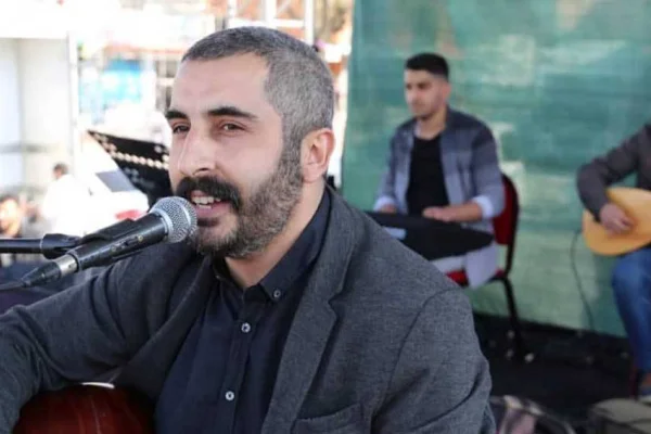 Piknikteki Kürtçe müzik için hapis