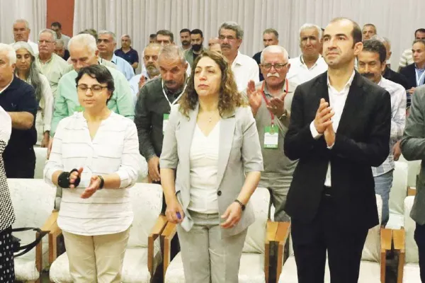 DBP'de eşbaşkanlarla devam
