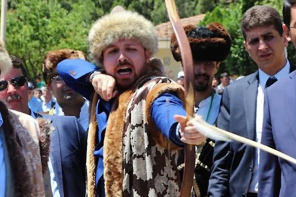 Yalnızca ok atmıyormuş