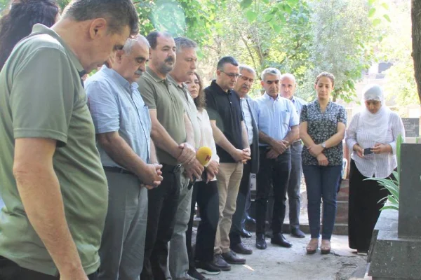 Vedat Aydın’ın mezarını ziyaret