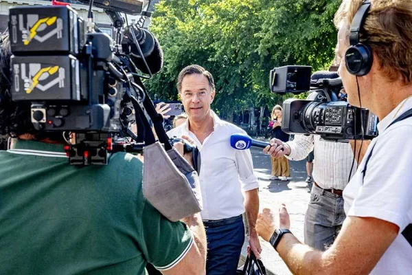 Hollanda’da göç politikaları hükümeti sallıyor