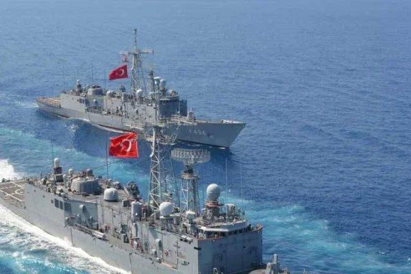 Önce çekil, sonra konuşalım