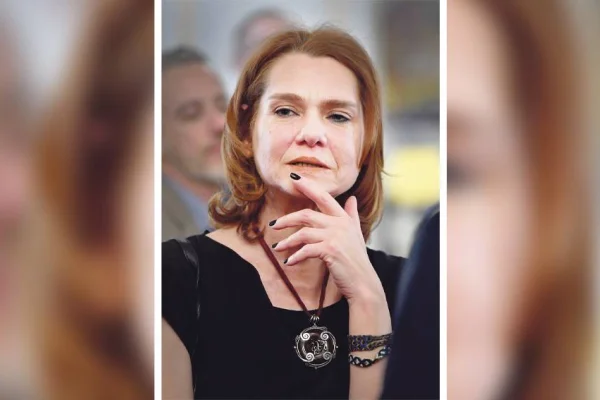 Aslı Erdoğan: Sürgün cezaevinden daha zor
