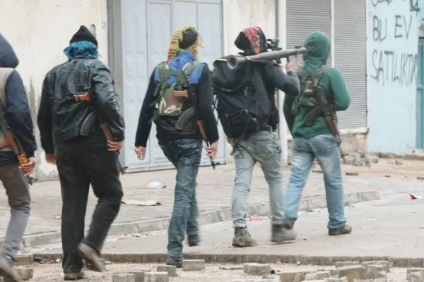 Ölüm ve yaşam arasında bir an: Fırat ve Rizgar