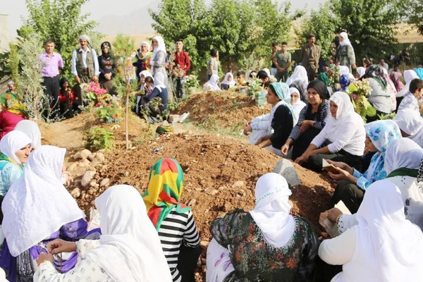 Bir mezarları olsun diye