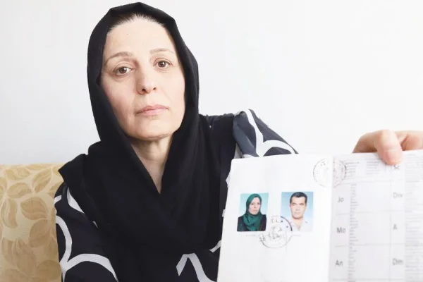 Manal kimlik mağduru!