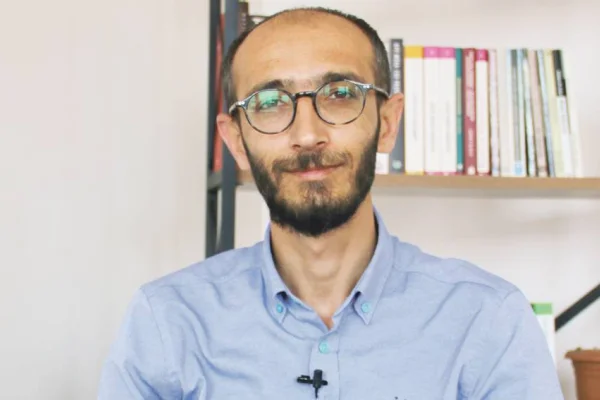 Devlet kanunlarını çiğniyor