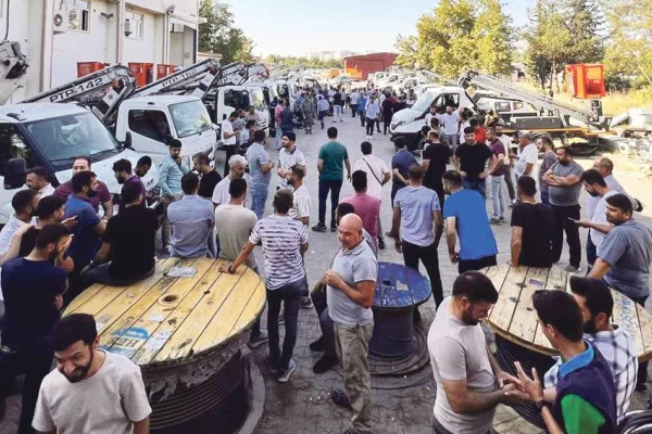 DEDAŞ işçileri eylemde