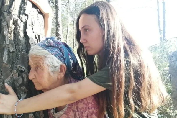 Ağaca toprağa suya ormana kurda kuşa ağıt