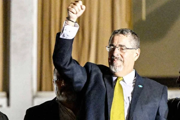 Guatemala’da solcu aday kazandı