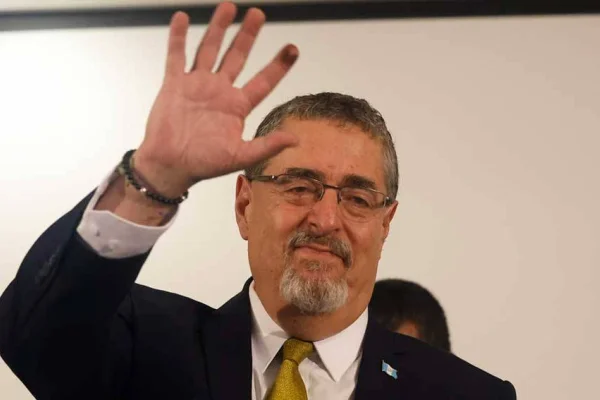 Guatemala’da seçimi kazanan adaya yargı operasyonu