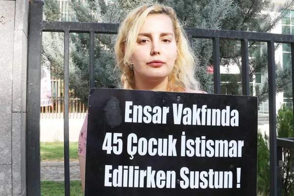 Çocukları korumak için direniyorlar