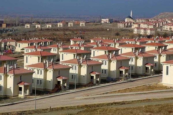 Ahlat Türkleştiriliyor!