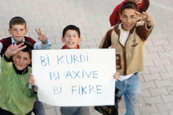 Her 5 çocuktan 1'i Kürtçe konuşabiliyor