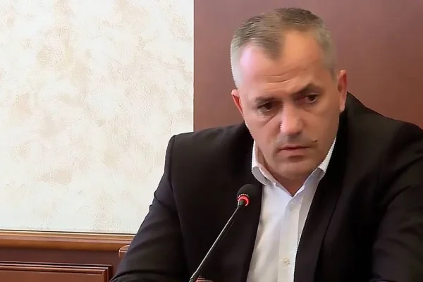 Cumhuriyet feshedildi, 65 bin Ermeni göç etti
