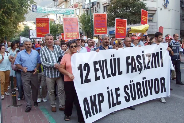 12 Eylül MHP ve AKP’de yaşıyor