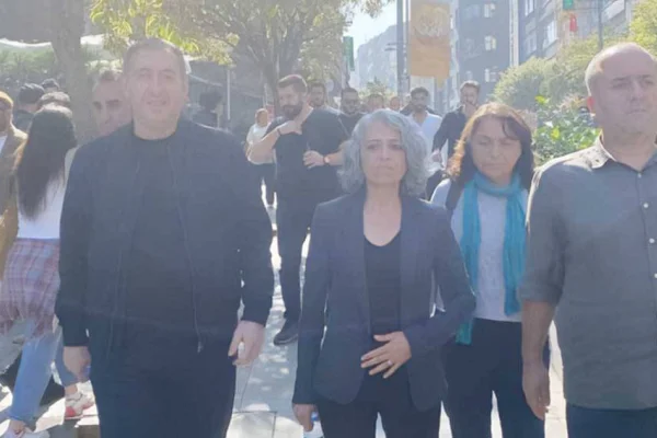 Kadıköy’de komplo protestosu
