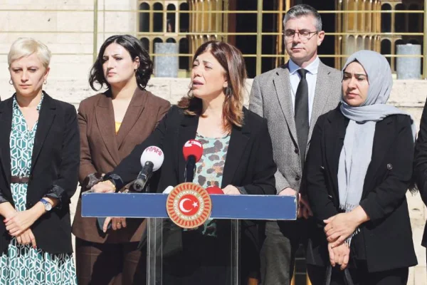HAMAS’a zeytin dalı, Kürtlere bomba
