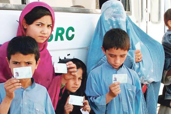 Pakistan, göçmen avında