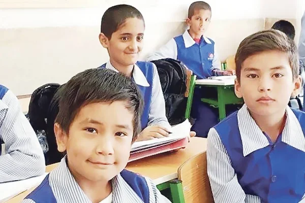 İran'da çocuklara yabancı dil yasağı