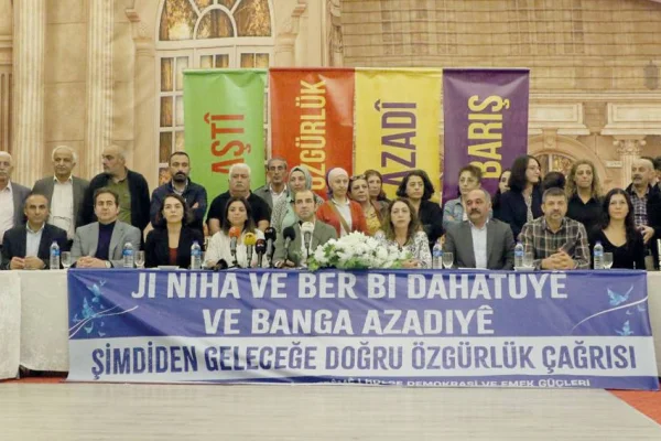 Savaş ve tecrit çözüm değil
