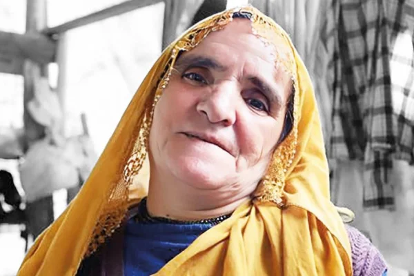 Omuzlarında dört mevsimin yükü