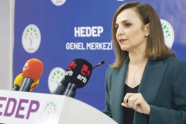Siyasi darbe devam ediyor