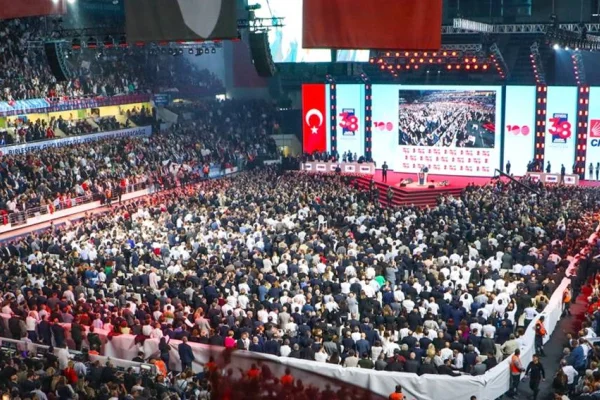 CHP Kurultayı ve düşündürdükleri