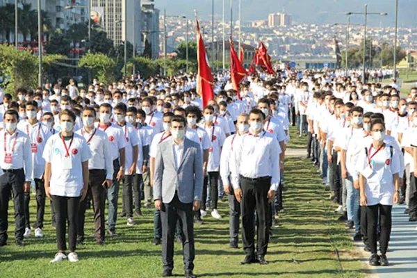 Beyaz gömlekliler!
