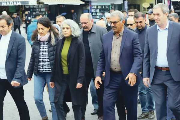 Özgürlük iradesi durmadı