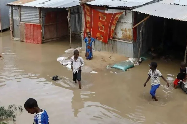 Somali'nin 3 bölgesi sele teslim