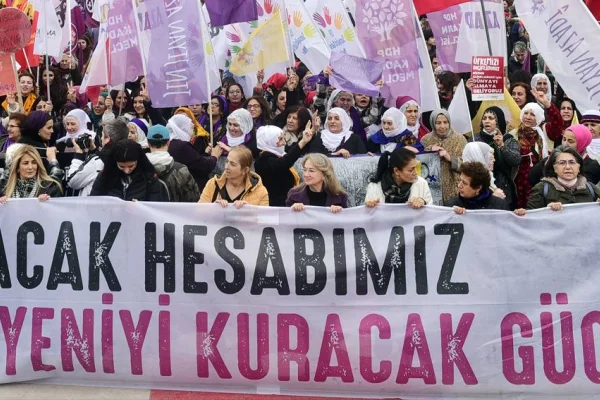 Kadın devrimiyle şiddeti aşmak