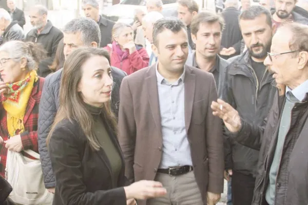 Herkese barış Kürtlere savaş