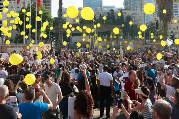 Tel Aviv’de rehineler için yürüyüş