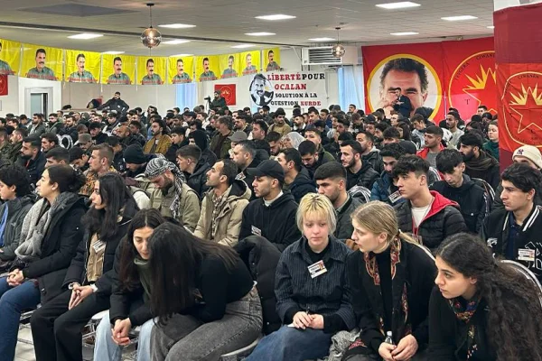 ‘Kendini Örgütle, Önder APO’yu Özgürleştir’