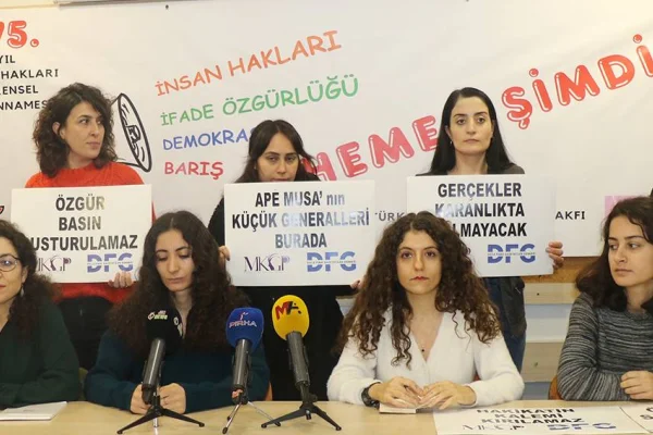 Gazetecilere polis işkencesi
