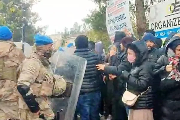 Jandarma yine işçilere saldırdı