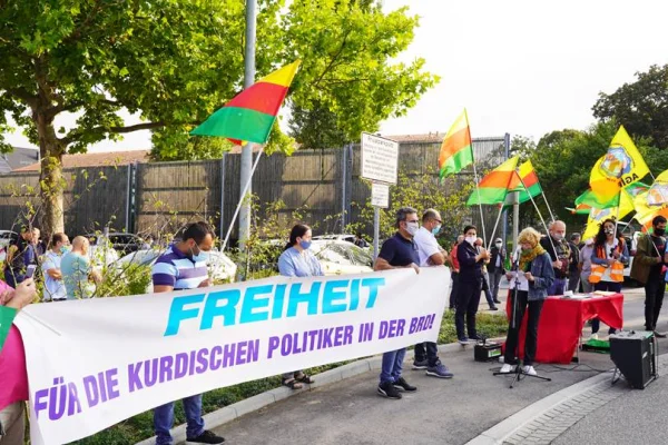 Dava değil tiyatro oyunu