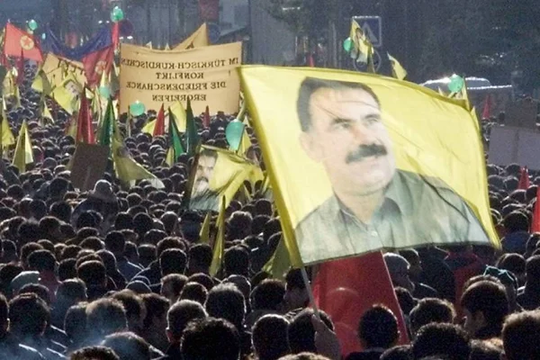Rêber Apo’ya özgürlük, Rojava’ya statü