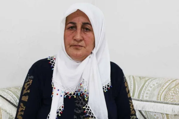 Tutsakların grevi sürüyor