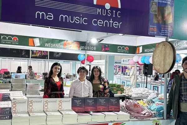 Kitaba ilgi var, satış yok