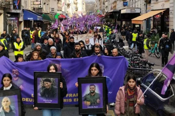    2. Paris katliamı protesto edildi