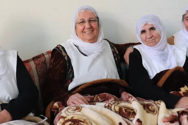 Omuz omuza yeni yıla giriyorlar