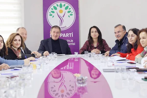 50 merkezde ön seçim