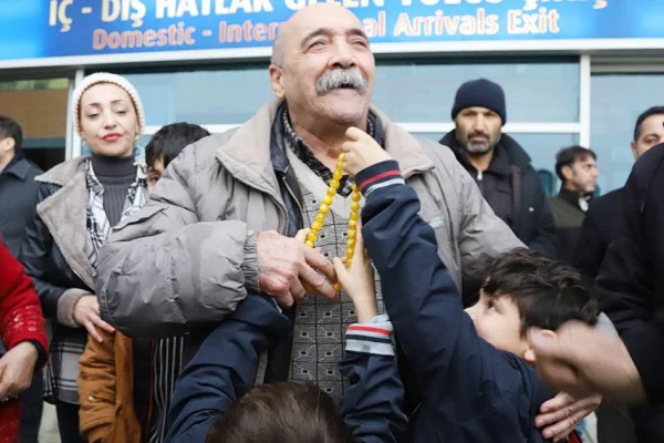 30 yıl sonra torunları karşıladı